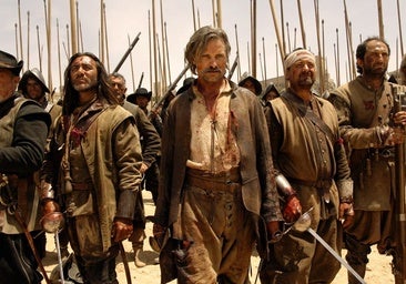 El viaje de Alatriste desde Pérez-Reverte a Díaz Yanes