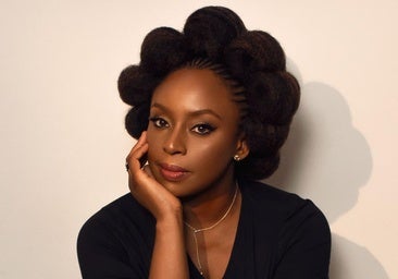 Chimamanda Ngozi Adichie: «En los 70 y los 80 la literatura molestaba más; hoy hay demasiada cautela»