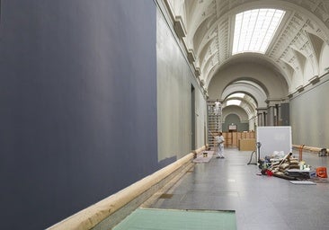 La galería central del Prado muda su piel... y es azul