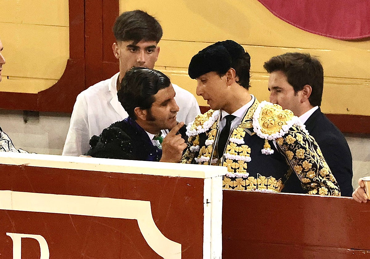 Morante señala con el dedo a Roca Rey en el callejón del Puerto de Santa María el 9 de agosto