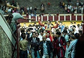 Emilio de Justo pedalea hasta la puerta grande y se gana la sustitución de Morante