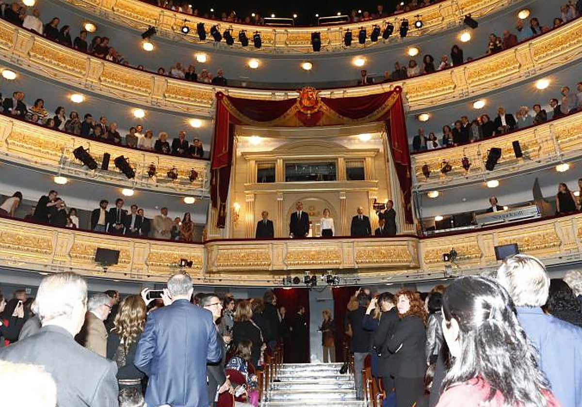 Los Reyes, en el Palco Real del Teatro Real