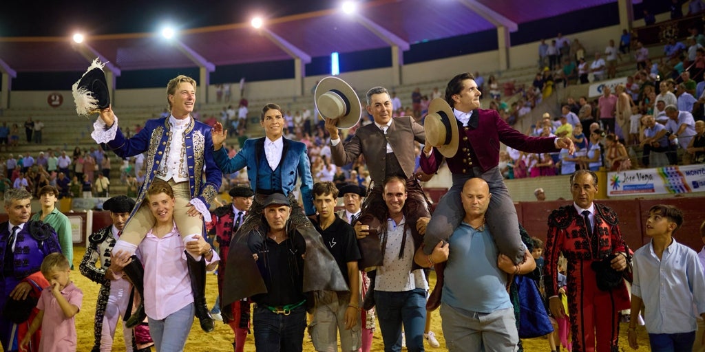 Triunfal tarde de homenajes en el ruedo y los tendidos de Morón