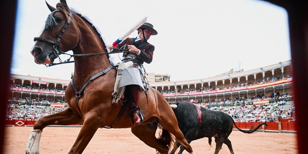 La Puebla del Río sí triunfa en Salamanca: Diego Ventura enloquece la Glorieta antes del diluvio