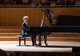 El pianista Jan Lisiecki y su torre de Babel