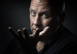 Richard Flanagan:  «Yo existo gracias a la bomba de Hiroshima»