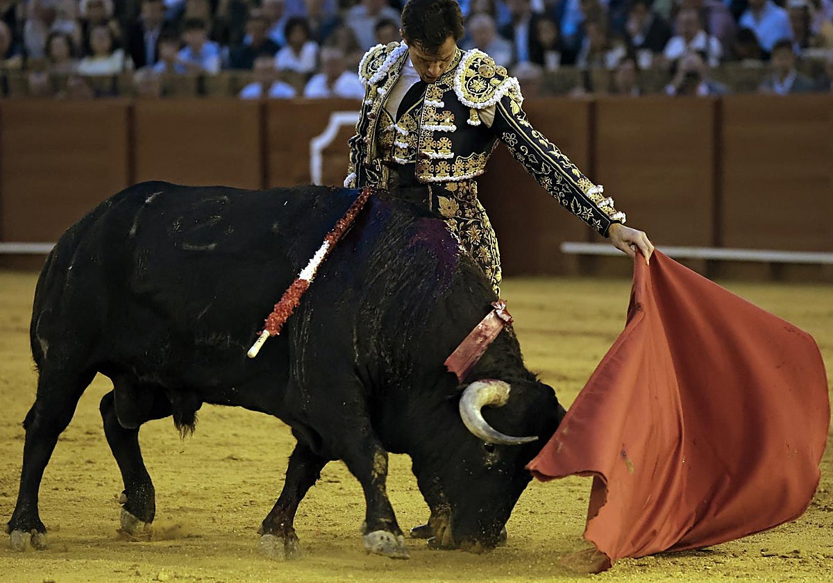La izquierda de Luque con un quinto de mucha clase por ese pitón