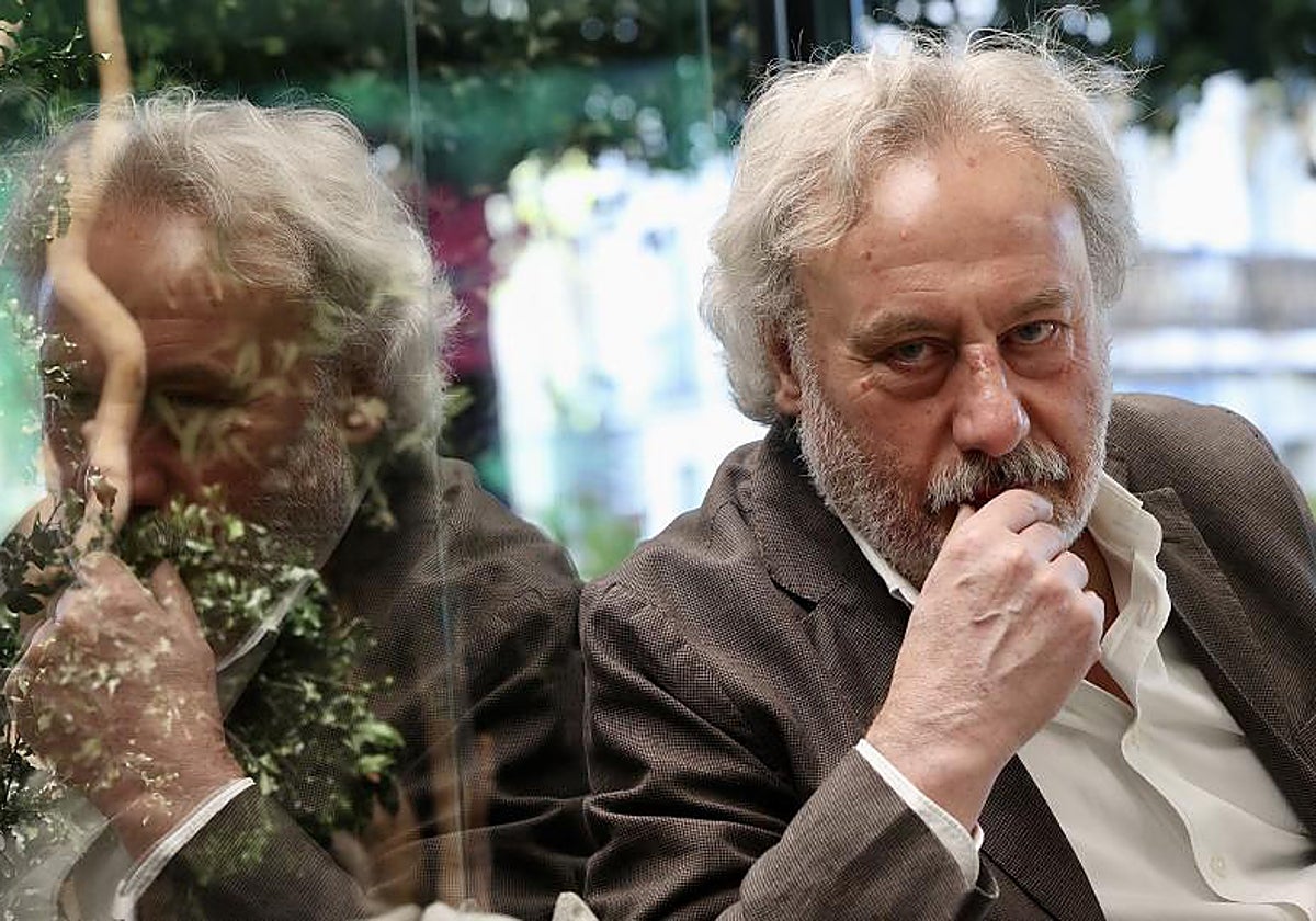 Julio Llamazares (Vegamián, León, 1955