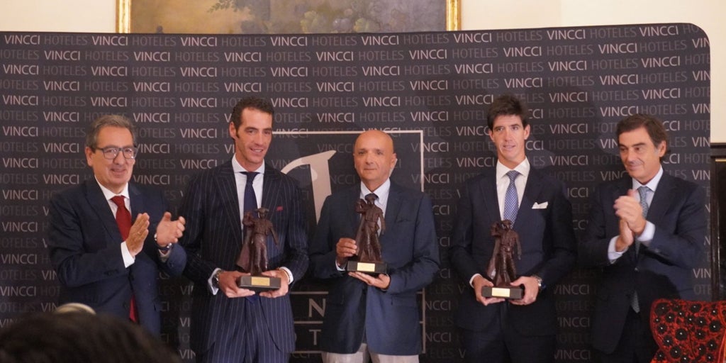 Manuel Escribano, Pepe Moral y Esaú Fernández reciben el Premio Taurino 'Al detalle para el recuerdo'