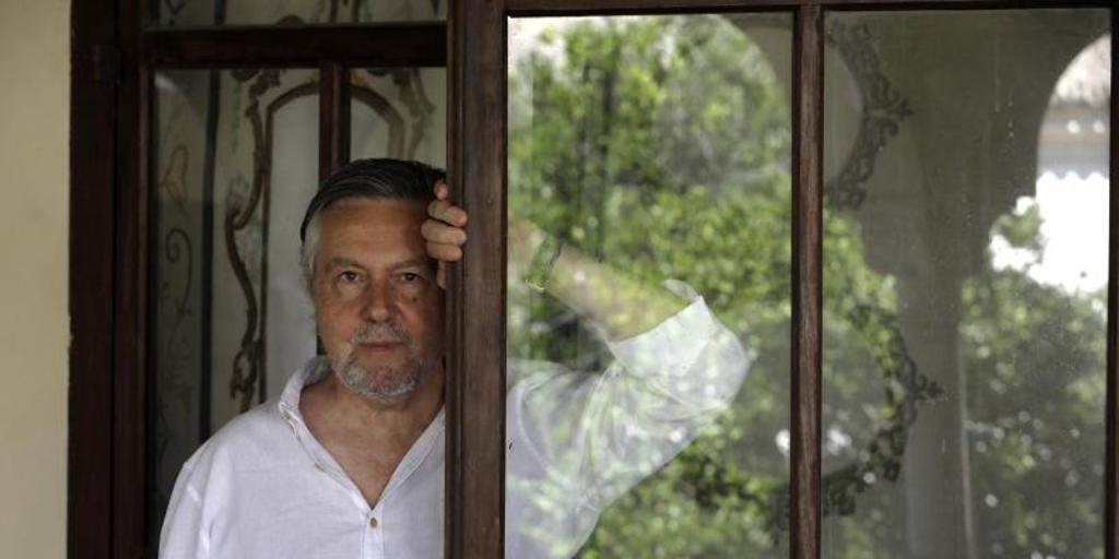Felipe Benítez Reyes: «La verdadera escritura empieza en la reescritura»