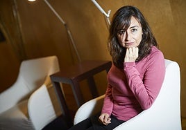 'La sangre está cayendo al patio', de Elvira Navarro: agujeros negros, miedos oscuros