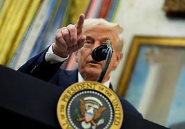 Trump y los republicanos estallan por la elección de Bad Bunny para la Super Bowl: «Es ridículo, no sé quién es»