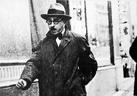 'Fernando Pessoa. La reconstrucción', de Manuel Moya: tras el enigma Pessoa