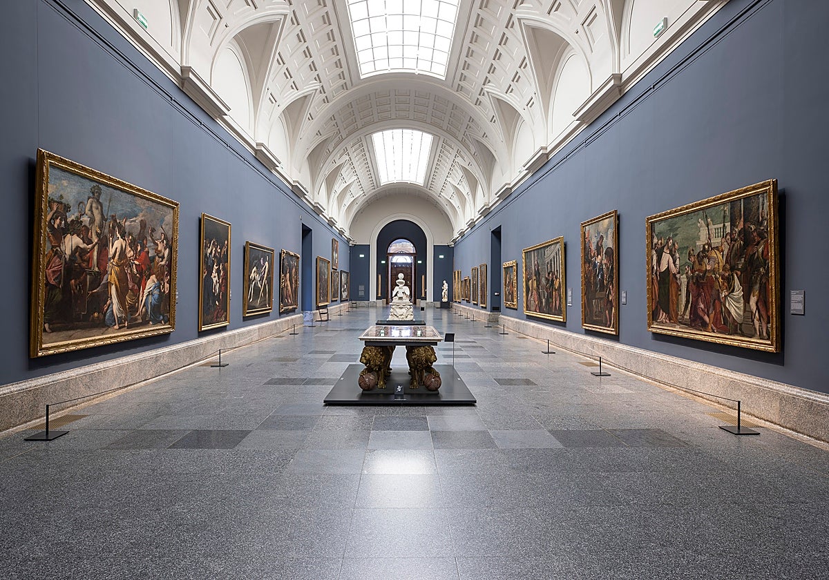 Galería central del Prado (sala 26), pintada de azul