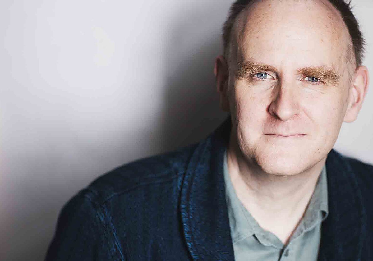 Nick Harkaway (Cornualles, Reino Unido, 1972)