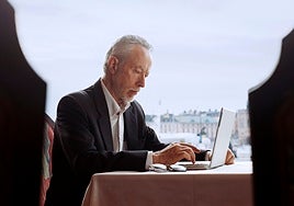 J. M. Coetzee:  «Me daré por satisfecho si acabo con una nota al pie de la historia de la literatura»