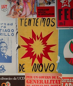 Imagen secundaria 2 - En las imágenes, detalles del montaje de 'Inquietud. Libertad y democracia' en La Casa encendida