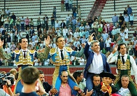 Curro Díaz, El Cid, David Galván y el ganadero Victorino Martín a hombros en Jaén