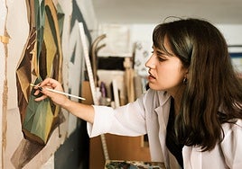 María Sánchez:  «Mi trabajo explora la belleza y la identidad desde la fragilidad»