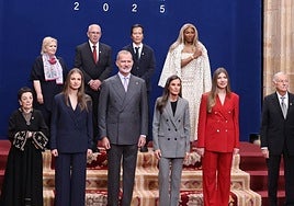 Gaitas y corrillos en el Reconquista, a escasas horas del inicio de los Princesa de Asturias