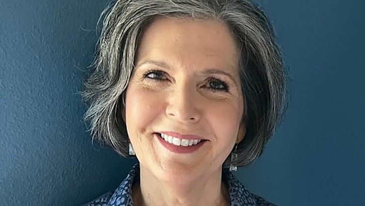 Elena de Jongh y la poesía española de la Transición a hoy:  «Las noticias de mi inexistencia han sido muy exageradas»