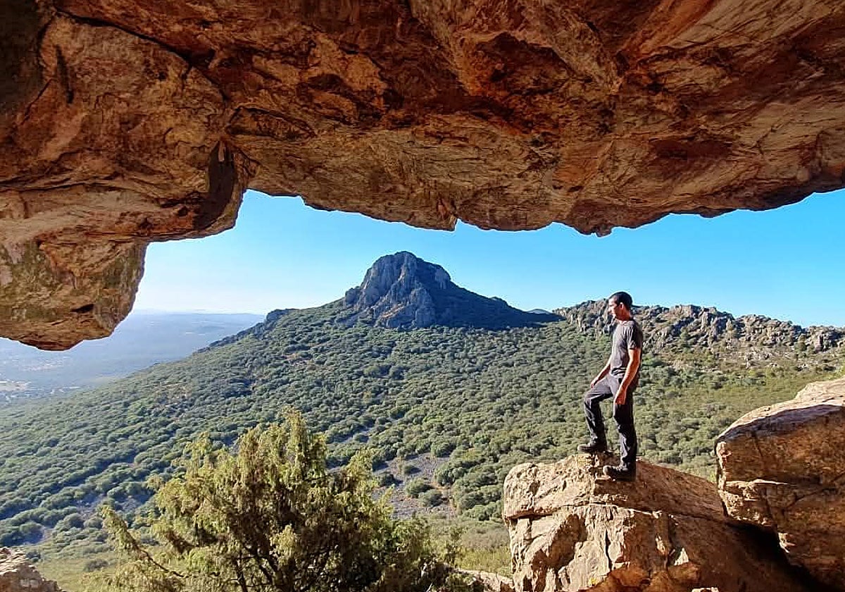 Jesús Guerra Galván, en una de sus excursiones de investigación