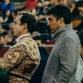 Javier Portal junto a Román, en la plaza de Valencia