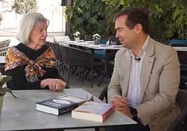 Katherine Neville y Javier Sierra: «El robo del Louvre tiene intriga para una novela»