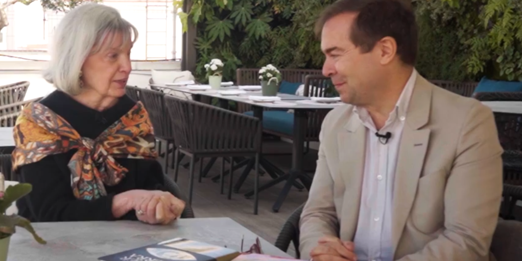 Katherine Neville y Javier Sierra: «El robo del Louvre tiene intriga para una novela»