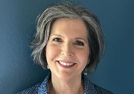 'Con el paso del tiempo', de Elena de Jongh: cuarenta años de poesía española en 'Florilegium'