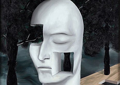 Imagen secundaria 1 - Arriba, 'Naturaleza muerta al claro de luna malva', 1926, de Dalí. Fundación Gala-Salvador Dalí, Figueras. Sobre estas líneas, a la izquierda, 'El rostro del genio', 1927, de Magritte. Detalle. Musée d'Ixelles, Bruselas. A la derecha, 'El beso', 1927, de Federico García Lorca. Museo Casa de los Tiros de Granada. Colección Museística de Andalucía.