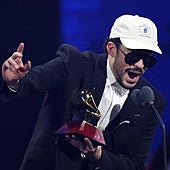 Los Latin Grammy siguen su idilio con Alejandro Sanz y reciben a Aitana al reino de Bad Bunny