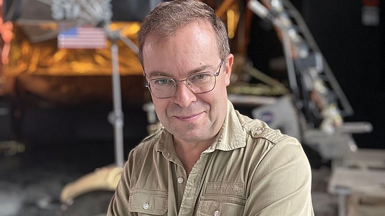 Javier Sierra , tras conocer que un asteroide llevará su nombre: «Es muy inspirador»