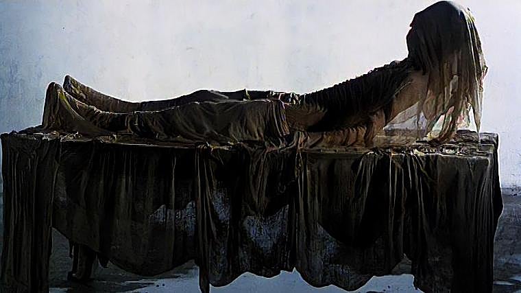 Escena de 'Remando al viento', de Gonzalo Suárez (1988)