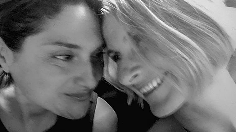 Raya com Elizabeth Gilbert em cena do filme 