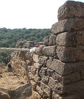 Imagem secundária 2. Baluarte visto de diferentes lados.