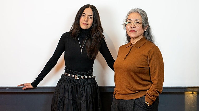 La actriz Cecilia Suárez, con la escritura Cristina Rivera Garza