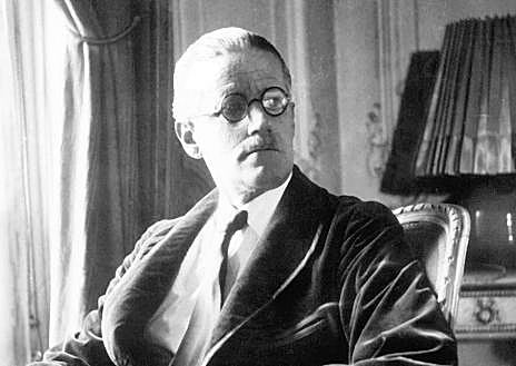 Imagem Secundária 1 - Acima está Dylan Thomas, que contou com o apoio do Royal Literary Fund de 1938 até o fim de sua vida em 1953. Abaixo estão James Joyce e Sylvia Plath, que também sobreviveram graças ao apoio da fundação.