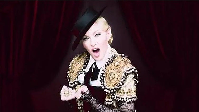 Muere Daniel Roqueta, el sastre que tomó las medidas a Madonna para vestirla de torera