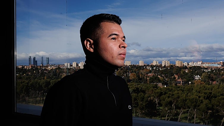 William González: «Los que se juegan la vida con pseudónimos son la literatura nicaragüense, no yo, que estoy en el exilio»