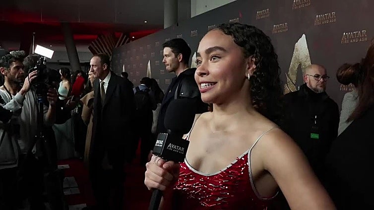 Francia recibe al elenco de 'Avatar: Fuego y Ceniza' en la alfombra roja