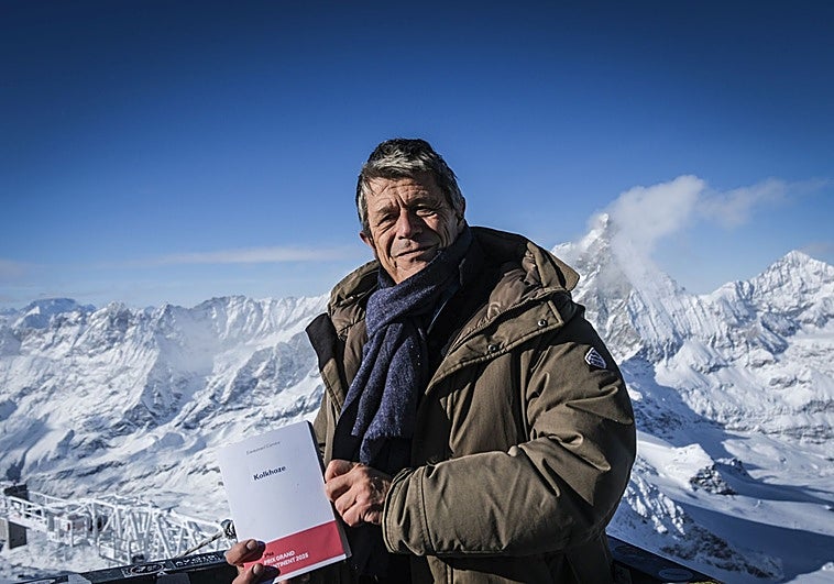 Emmanuelle Carrère, en la cumbre del Yo literario: «la novela no tiene definición y eso es lo que la hace increíble»