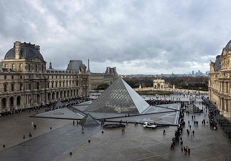 Las goteras inundan la sala de antigüedades egipcias del Louvre