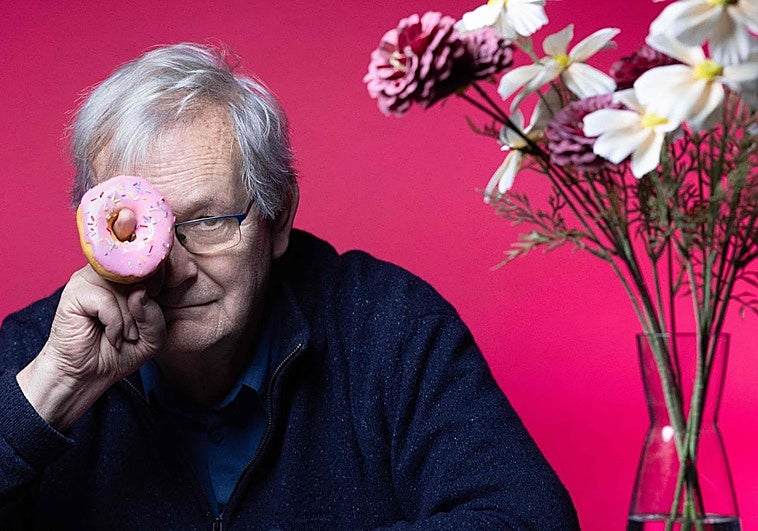 Muere a los 73 años el fotógrafo Martin Parr, conocido por sus retratos de la vida británica