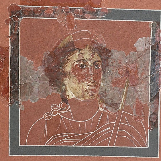 Detalle de la diosa Juno reconstituida en la Casa de los Grifos de Complutum