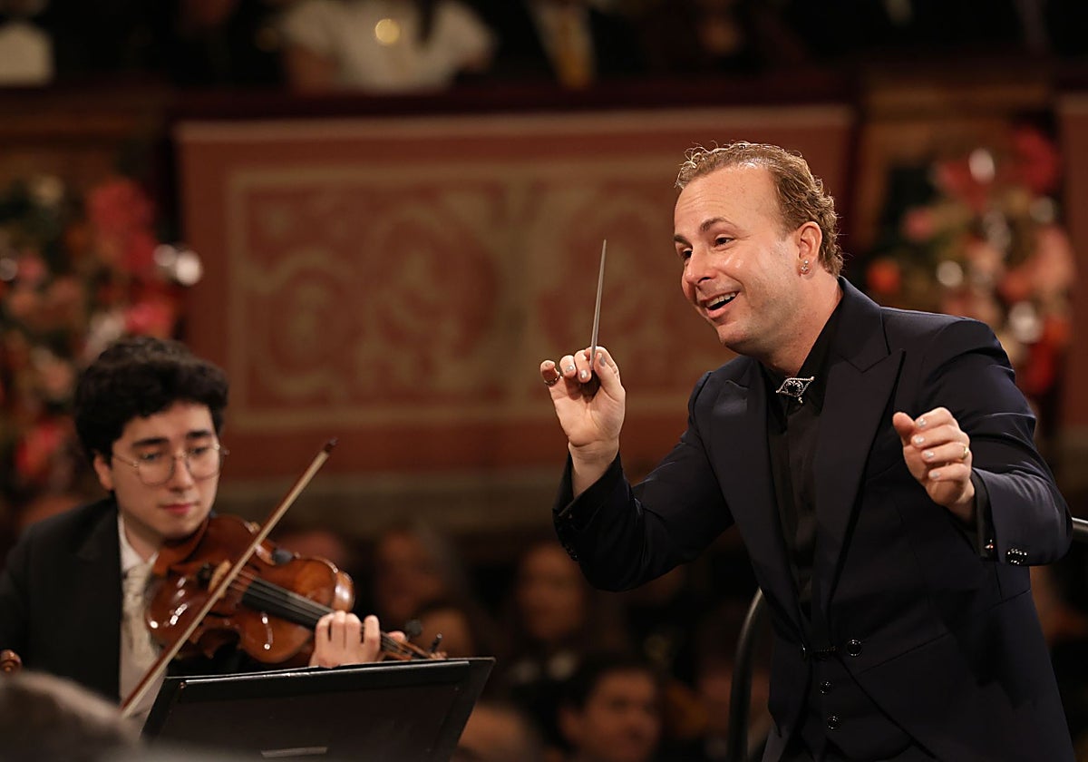 Concierto de Año Nuevo en la Sala Dorada de la Musikverein, con el maestro Yannick Nézet-Séguin (derecha)
