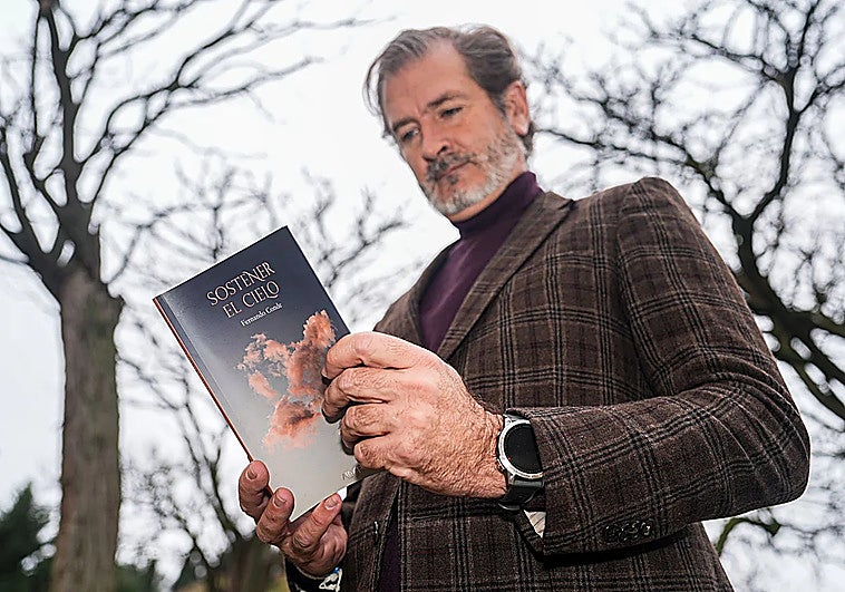 'Sostener el cielo', de Fernando Conde: un gran regalo poético