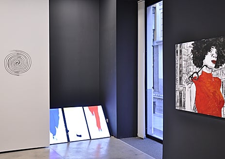 İkincil görsel 1 - Görsellerde Javier de Juan'ın Yusto/Giner galerisindeki 'Labirentte' adlı eserinin montajının detayları