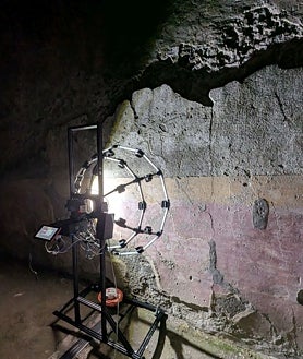 Imagen secundaria 2 - Grafito de una lucha de gladiadores, inscripción de 'Erato ama' y técnica utilizada