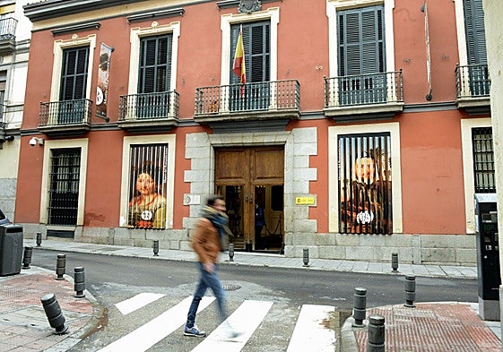 Desperfectos en la fachada obligan a cerrar el Museo del Romanticismo
